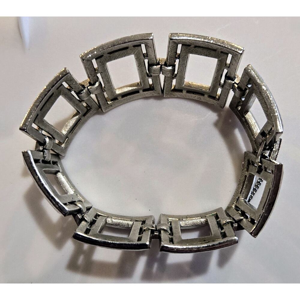 Vintage Crown Trifari Bracelet Brushed Silver Tone Square Link Safety Chain 7” - Picture 5 of 8